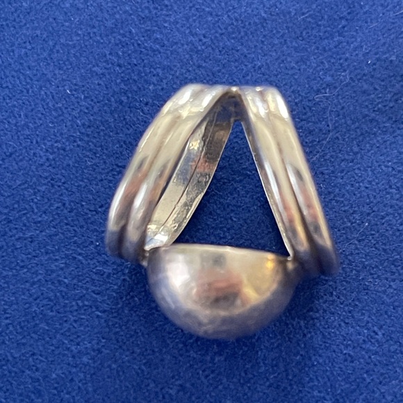 Modernist, Silver Dome ring, Size 5.5 - Picture 10 of 11